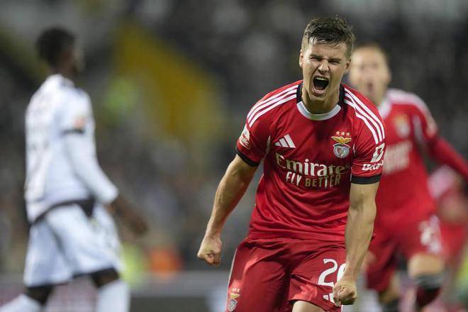 球盟会官方-本菲卡今晚止住颓势斯图加特远射贴柱备战NBA季后赛，现场解说直呼：浙江队今晚主帅复盘的简单介绍